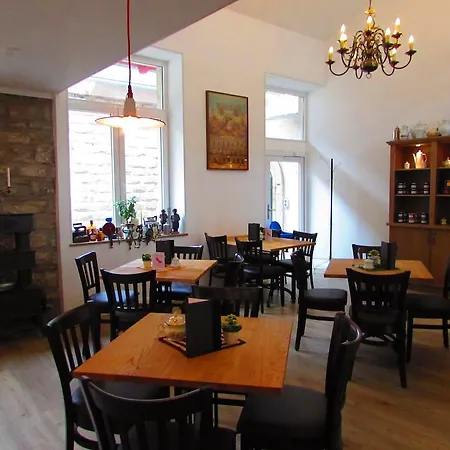 & Cafe Im Gartenfeld 3* 特里尔